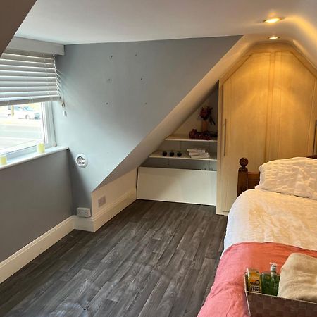 Cozy Room In A Serene House Birmingham Exterior foto