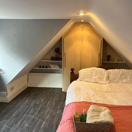 Cozy Room In A Serene House Birmingham Exterior foto